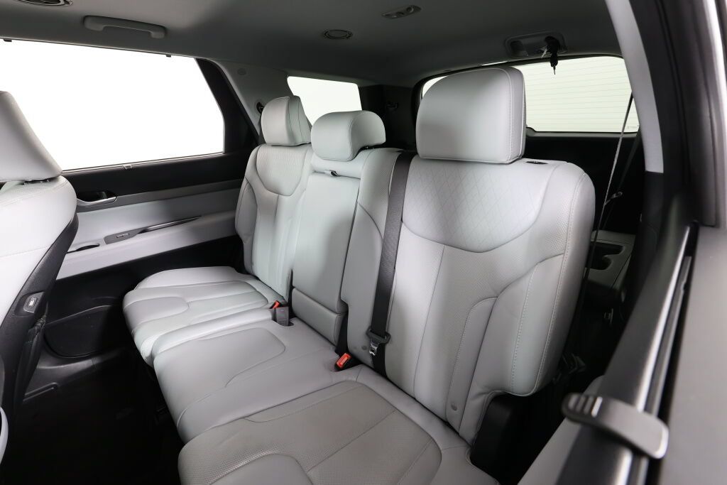 Used 2022 Hyundai Palisade SEL w/ 8P Bench Seat Package AWD/4WD image 15