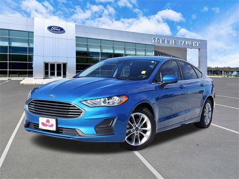 Used 2020 Ford Fusion SE image 1