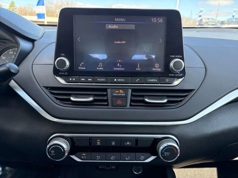 Used 2025 Nissan Altima 2.5 S FWD image 18