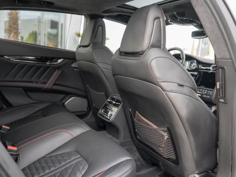 Used 2021 Maserati Quattroporte Trofeo image 33