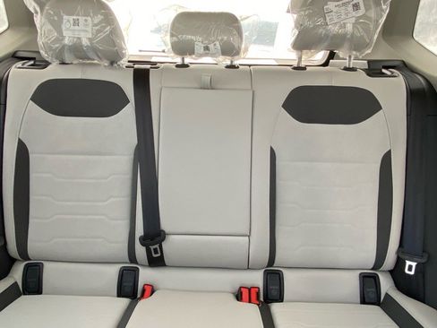 New 2025 Volkswagen Taos SE image 11