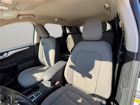 Used 2020 Ford Escape SE image 18