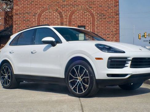 Used 2021 Porsche Cayenne S image 3