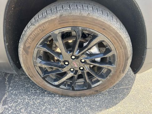 Used 2024 GMC Terrain SLT w/ Elevation Edition AWD/4WD image 9