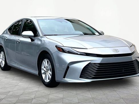 Used 2025 Toyota Camry LE FWD image 3
