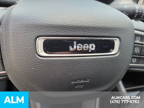 Used 2025 Jeep Compass Limited AWD/4WD image 15