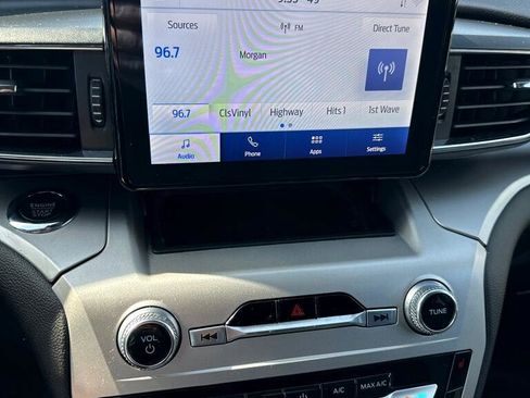 Used 2022 Ford Explorer XLT w/ Equipment Group 202A image 17
