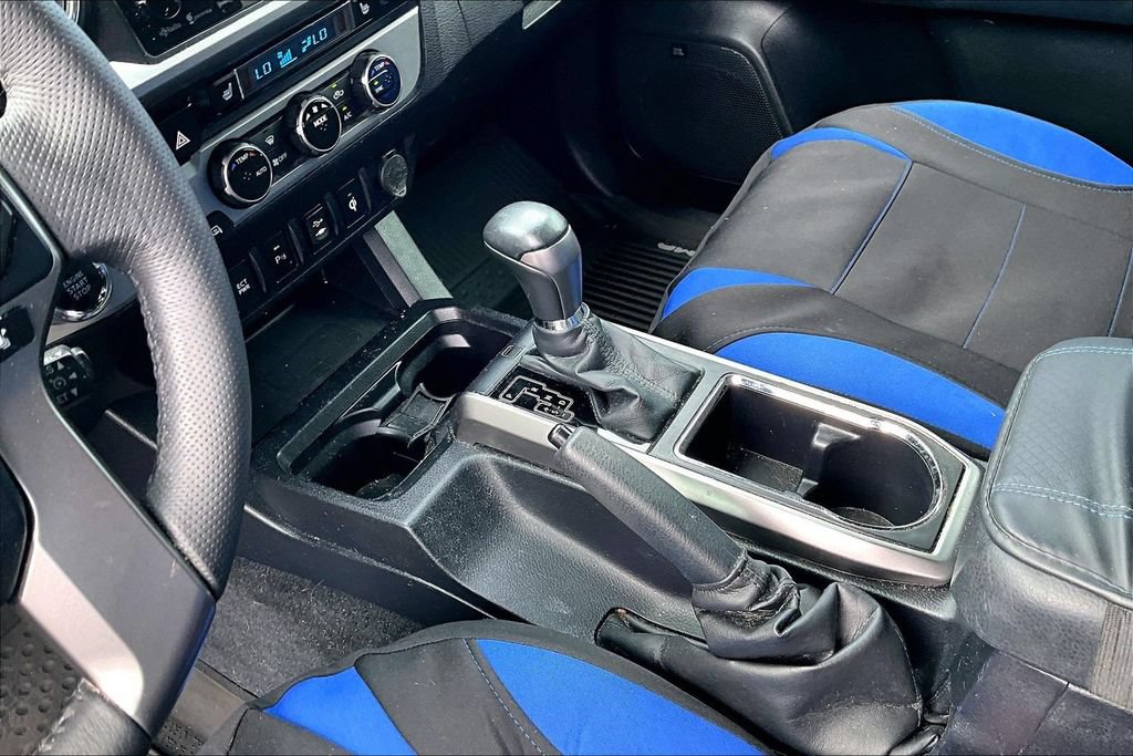 Used 2017 Toyota Tacoma Limited RWD image 14