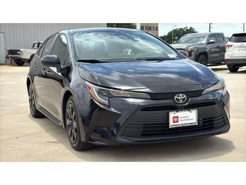 Used 2024 Toyota Corolla LE FWD image 8