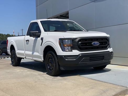 Used 2023 Ford F150 XL RWD image 2