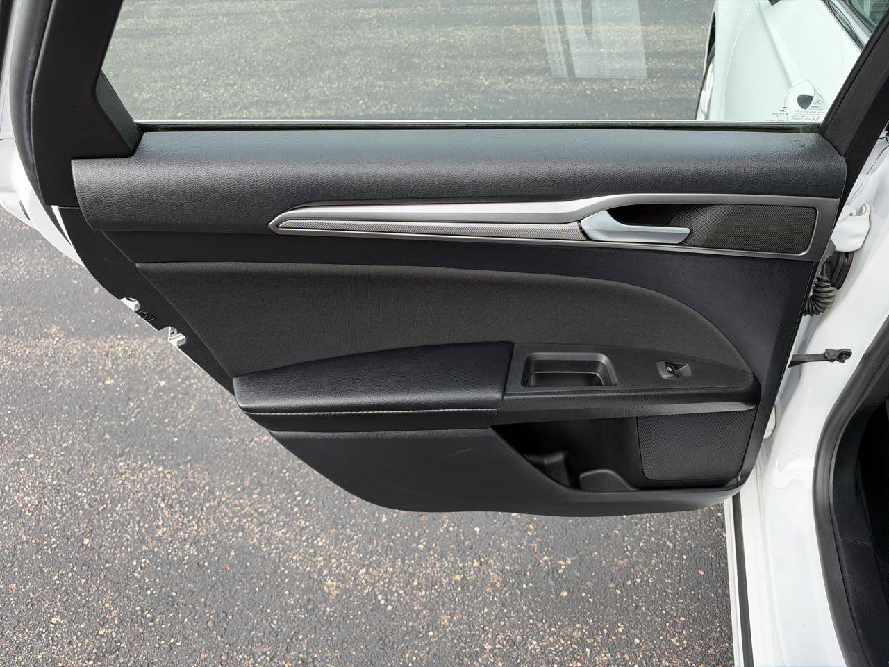 Used 2019 Ford Fusion SE FWD image 27