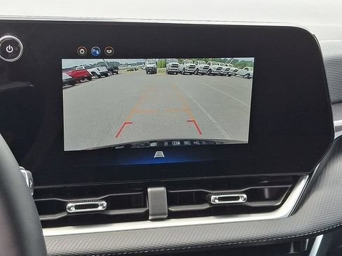 Used 2026 Chevrolet Equinox LT FWD image 18