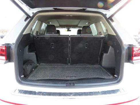 Certified 2024 Volkswagen Atlas SEL Premium R-Line image 24