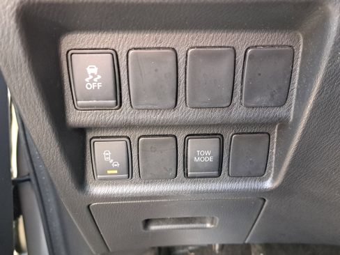 Used 2019 Nissan Pathfinder SV image 29