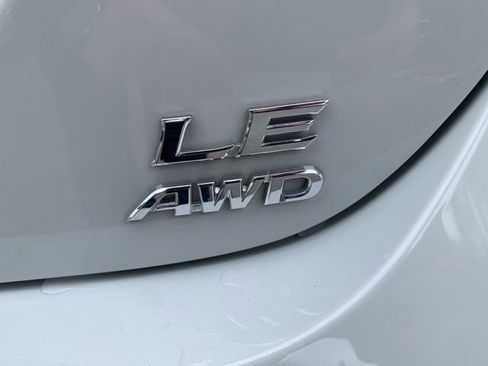 Used 2024 Toyota Camry LE AWD/4WD image 17