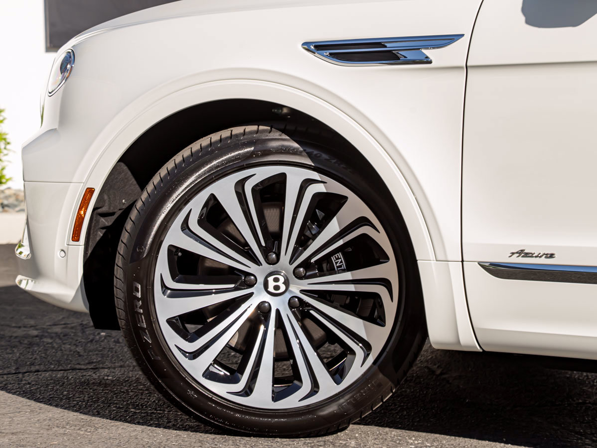 Used 2027 Bentley Bentayga AWD/4WD image 14