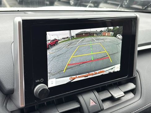 Used 2025 Toyota RAV4 LE AWD/4WD image 18