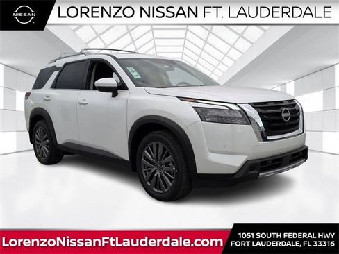 New 2025 Nissan Pathfinder SL w/ SL Premium Package image 1