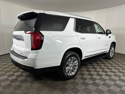 Used 2023 GMC Yukon SLT w/ SLT Premium Package image 3