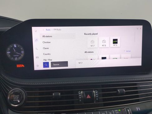 Used 2023 Lexus LS 500 w/ Interior Upgrade Package RWD image 18