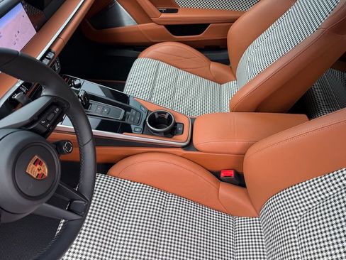 Certified 2024 Porsche 911 Carrera RWD image 8