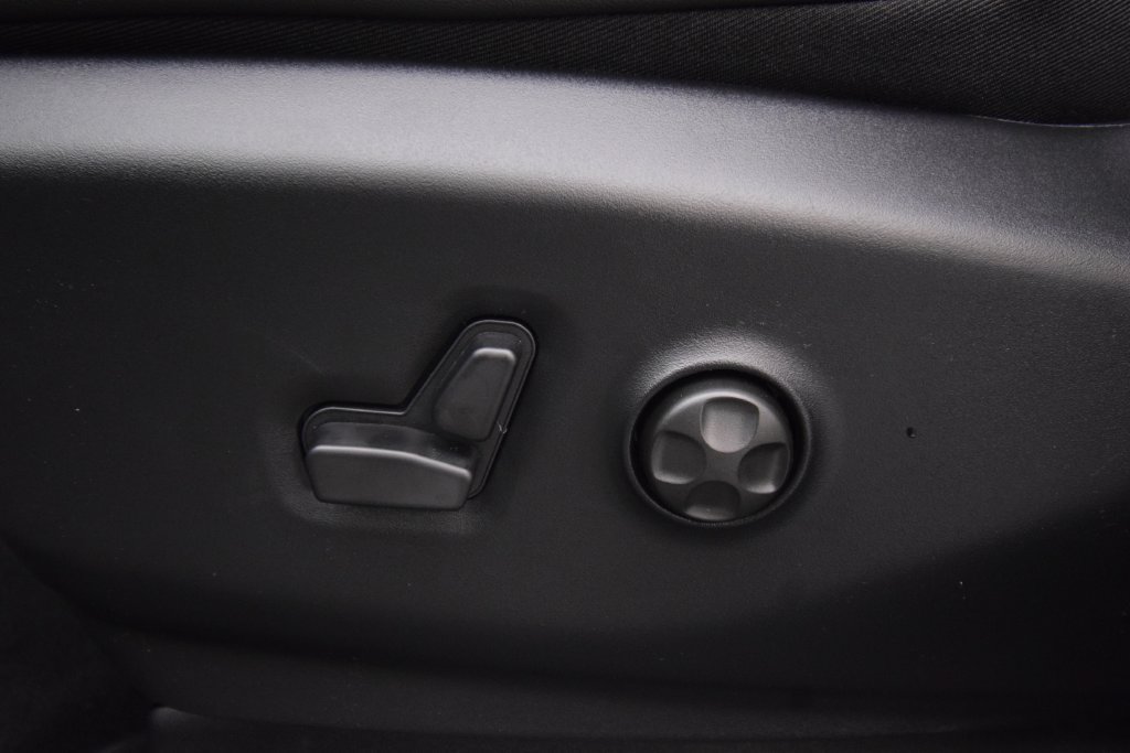 New 2027 Chrysler Pacifica Select w/ Family Tech Group AWD/4WD image 39