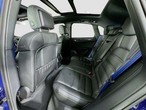 Certified 2026 Porsche Macan AWD/4WD image 20