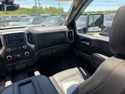 Used 2022 GMC Sierra 3500 Denali w/ Denali Ultimate Package AWD/4WD image 29