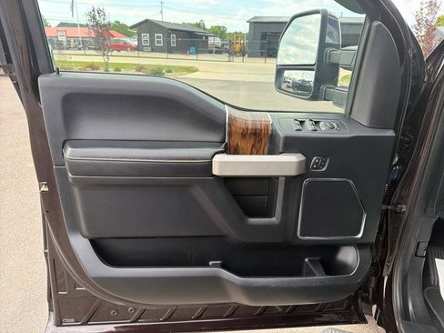 Used 2018 Ford F150 Lariat w/ Equipment Group 502A Luxury AWD/4WD image 8