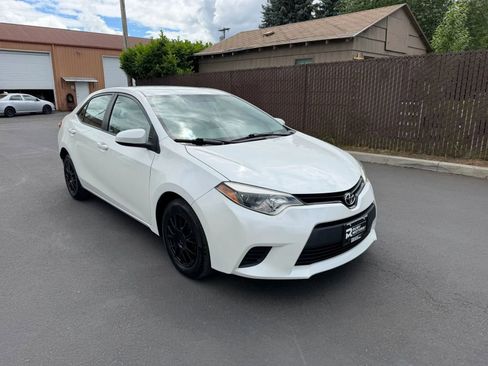 Used 2014 Toyota Corolla LE FWD image 3