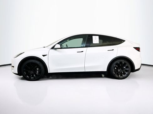 Used 2023 Tesla Model Y Long Range image 4