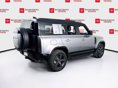 Used 2024 Land Rover Defender 110 X-Dynamic SE AWD/4WD image 5