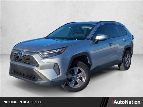 Certified 2022 Toyota RAV4 XLE AWD/4WD image 1