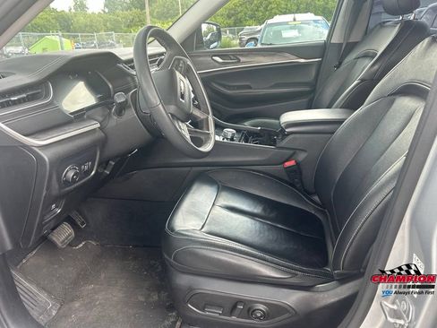 Used 2023 Jeep Grand Cherokee L Limited AWD/4WD image 11