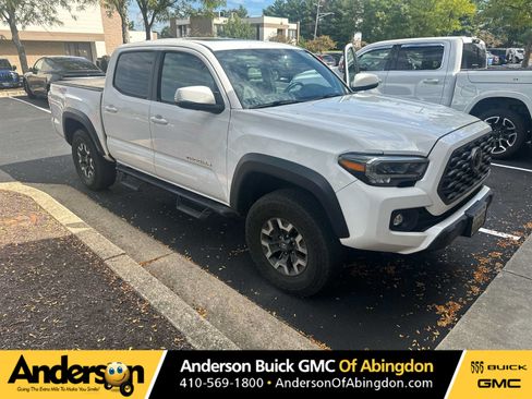 Used 2022 Toyota Tacoma TRD Off-Road w/ TRD Premium Off Road Package AWD/4WD image 1