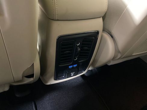 Used 2021 Jeep Grand Cherokee Limited w/ Trailer Tow Group IV image 29