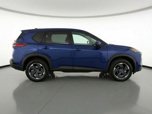 Used 2025 Nissan Rogue SV image 11