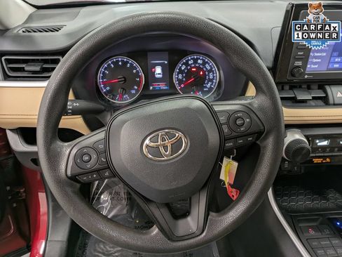 Used 2022 Toyota RAV4 LE AWD/4WD image 21
