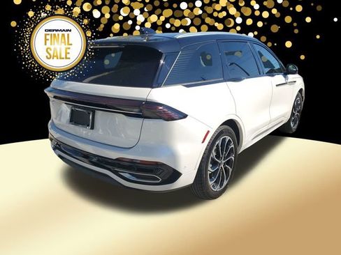 Used 2024 Lincoln Nautilus Reserve image 6