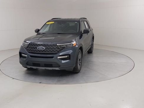 Certified 2023 Ford Explorer XLT w/ Equipment Group 202A AWD/4WD image 9
