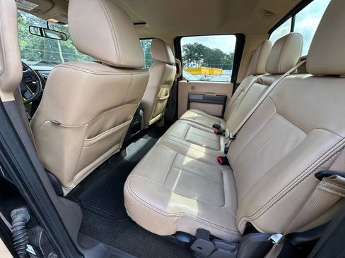 Used 2011 Ford F250 Lariat w/ Lariat Interior Pkg image 12