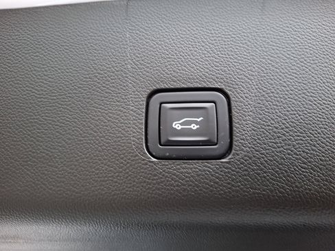Certified 2023 Chevrolet Traverse Premier AWD/4WD image 34