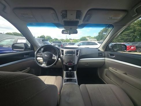 Used 2013 Subaru Outback 2.5i Premium w/ All-Weather Pkg AWD/4WD image 5