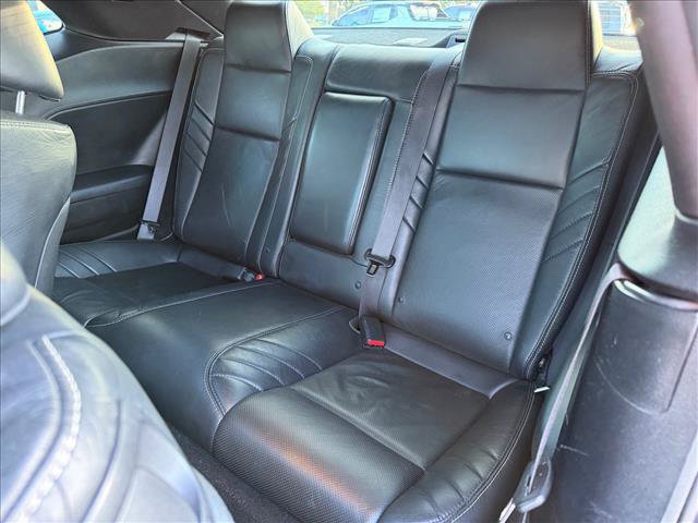 Used 2019 Dodge Challenger R/T w/ Driver Convenience Group RWD image 7