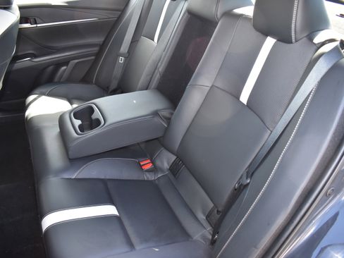 Used 2025 Toyota Camry SE image 25