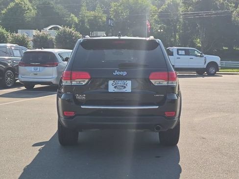Used 2018 Jeep Grand Cherokee Limited AWD/4WD image 12