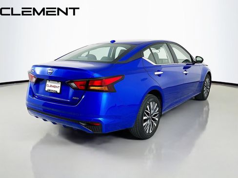 Used 2025 Nissan Altima 2.5 SV AWD/4WD image 7