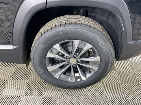 New 2026 Chevrolet Equinox LT w/ Convenience Package II AWD/4WD image 16