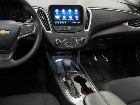 Used 2024 Chevrolet Malibu LT image 27