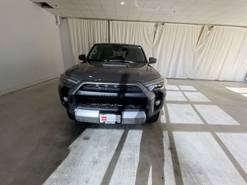Certified 2019 Toyota 4Runner TRD Off-Road Premium AWD/4WD image 3